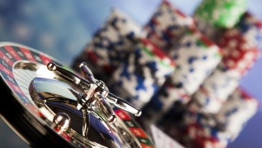 mochibet88 platform showing football markets, live dealer tables, and slot games